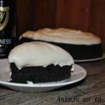 Tarta fácil y esponjosa de cerveza negra. Guinness cake