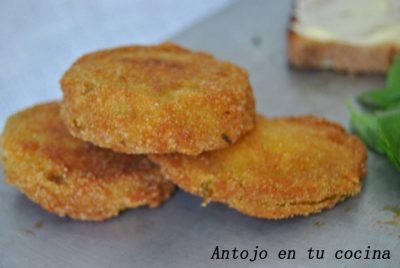 Tomates verdes fritos {convertidos en un rico sándwich}
