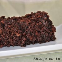 Plum cake de calabacín y doble chocolate