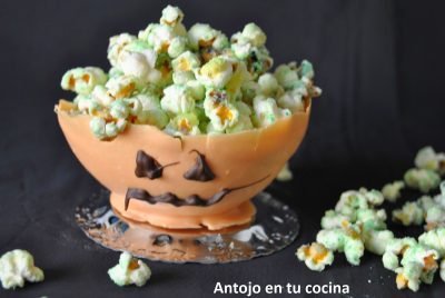 Bol calabacita con palomitas «envenenadas»