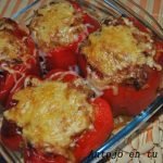 Pimientos rojos rellenos de arroz