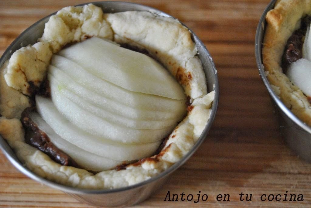 tartaletas individuales de chocolate y pera