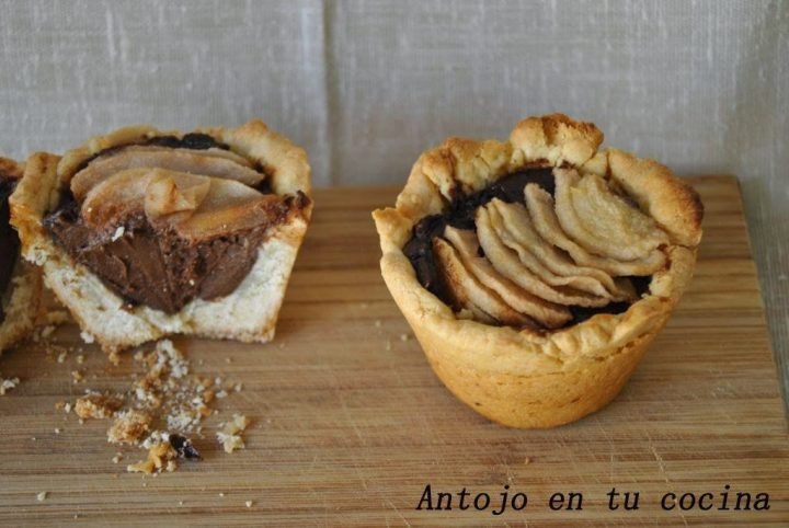 tartaletas individuales de chocolate y pera