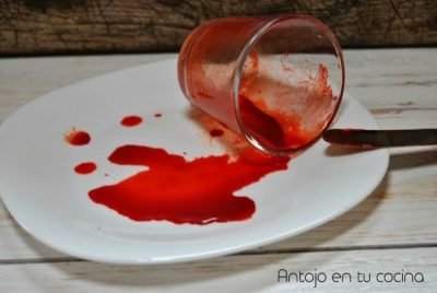 cómo hacer sangre comestible para decorar platos y postres