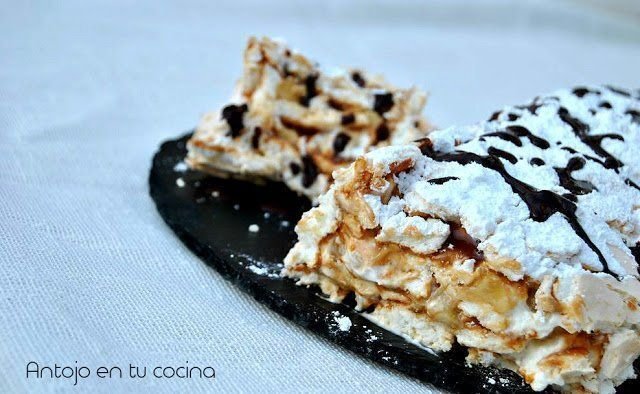 Banoffe enrollado en merengue