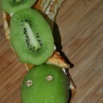 Tarta serpiente de hojaldre y kiwi