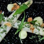 Espárragos blancos con tomillo y alioli de patata