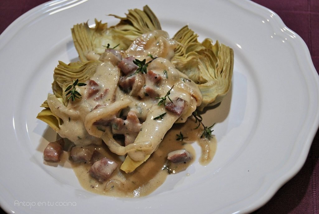 alcachofa con salsa idiazabal y jamon