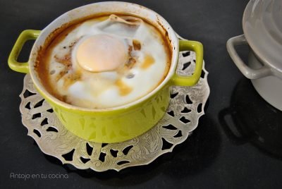 Huevos al plato con verduras