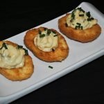 huevos rellenos rebozados calientes