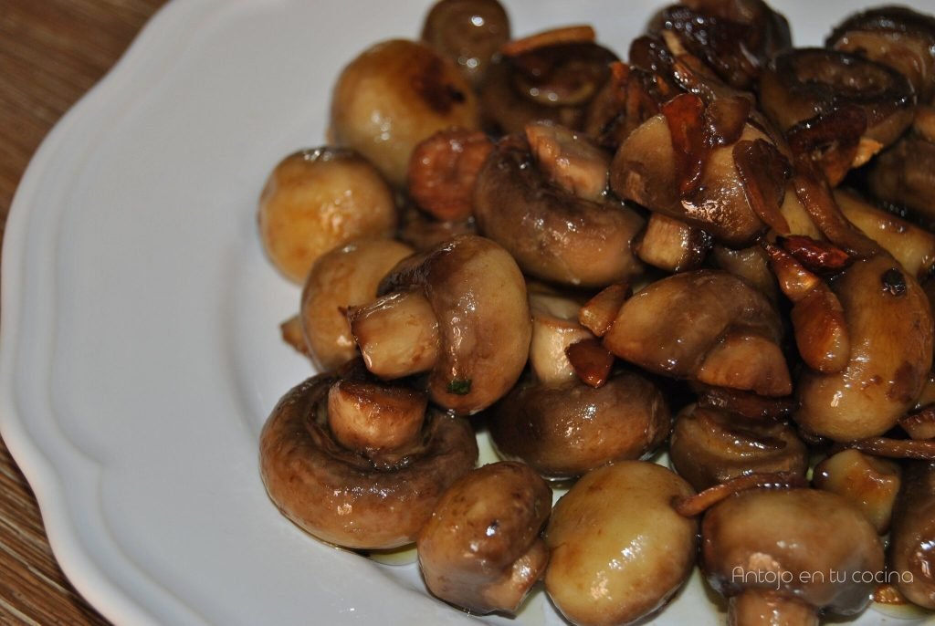 champinones al ajillo