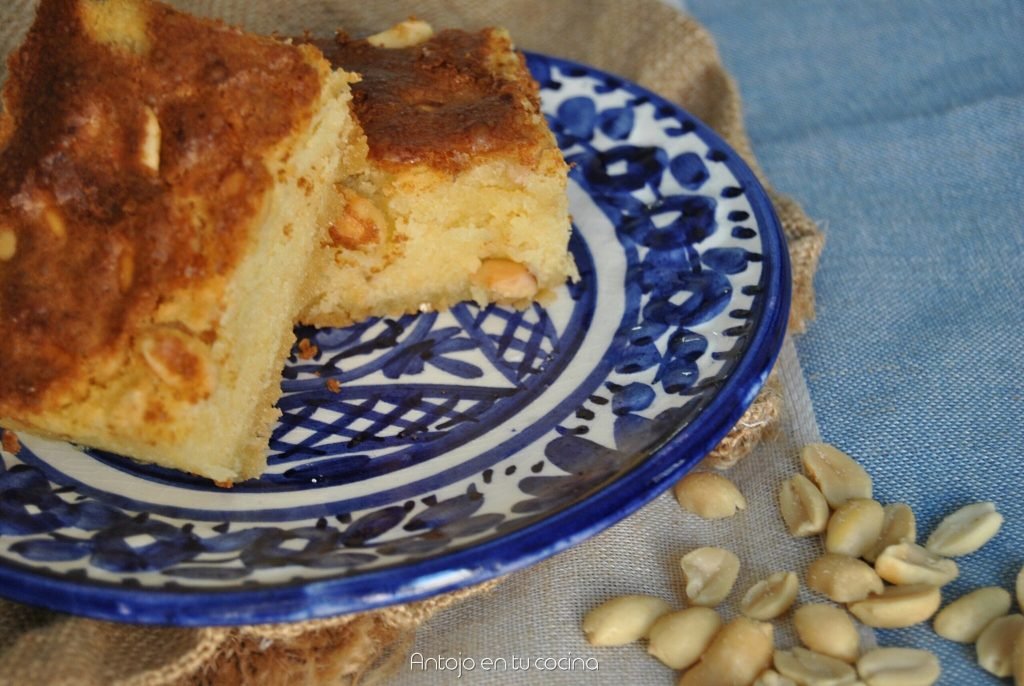 Blondie con cacahuetes salados