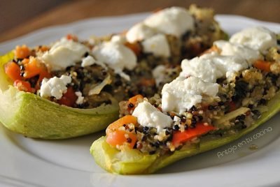 Calabacines rellenos de quinoa y verduras