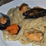 Espaguetis con mejillones y salsa de mostaza