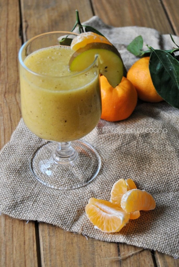 Batido de mandarina y kiwi amarillo
