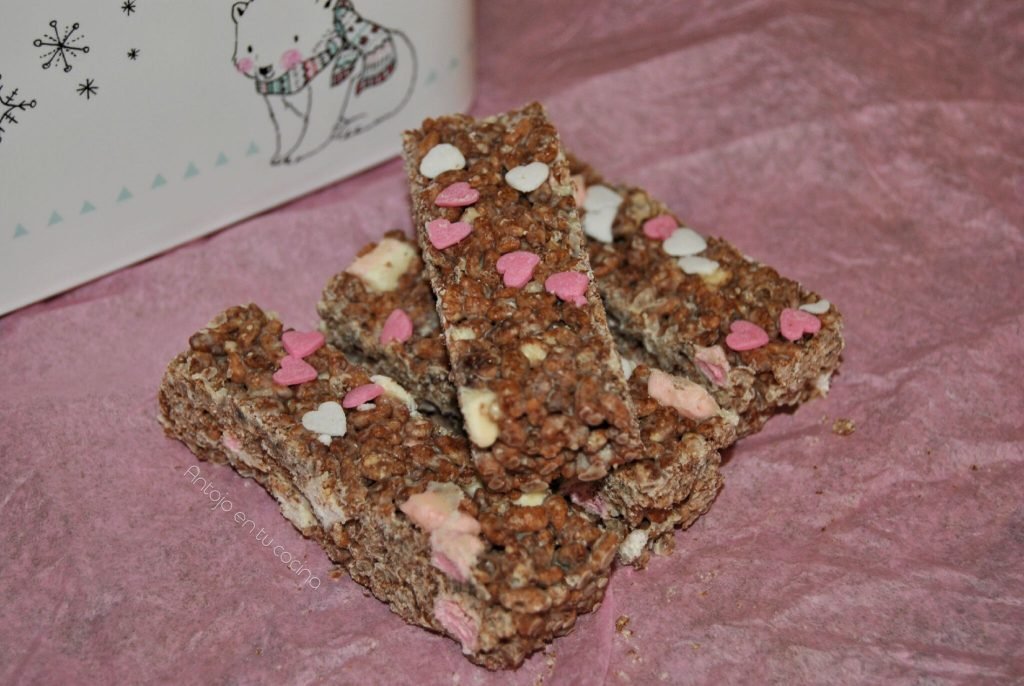 Barritas de arroz inflado con nubes y dos chocolates