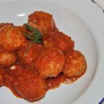 Albóndigas de pollo con salsa de tomate