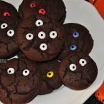 galletas de chocolate con ojos para halloween