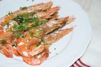 Gambas o langostinos al horno con ajo y perejil, receta muy fácil sin manchar