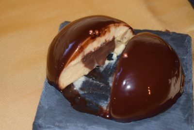 semiesfera mousse de turrón y chocolate