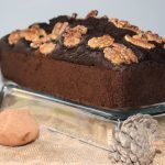 Bizcocho de algarroba con nueces