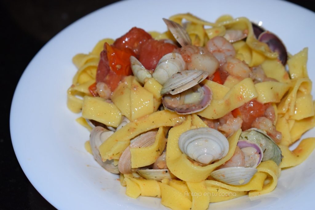 Pasta fresca con marisco