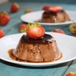 flan de huevo y algarroba