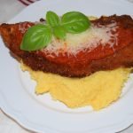 pollo a la parmesana con polenta cremosa de parmesano