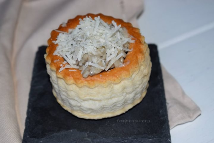 volovanes calientes de pollo y champiñones