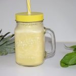 batido helado de piña, albahaca y kefir