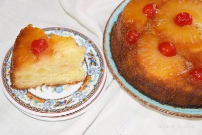 Volteado de piña casero ¡muy fácil y esponjoso! (Pastel de piña invertida)