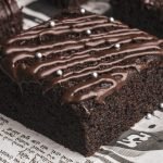 Bizcocho esponjoso de café y chocolate