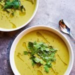 Gazpacho verde de aguacate, manzana y pepino