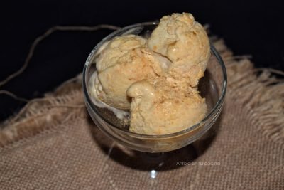 Espuma helada de melocotón y té chai FÁCIL