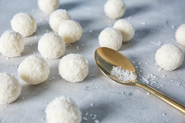 Trufas de chocolate blanco fáciles con 2 ingredientes