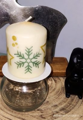 Cómo decorar velas con servilletas estampadas