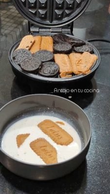 Gofres de galletas mojadas en leche