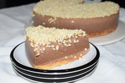 Tarta fría de chocolate fácil y rápida en robot de cocina. Sin horno