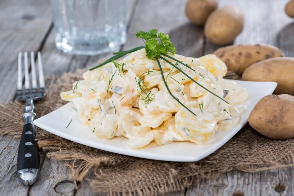 Ensalada de patata con salsa remoulade, cocina en casa fácil