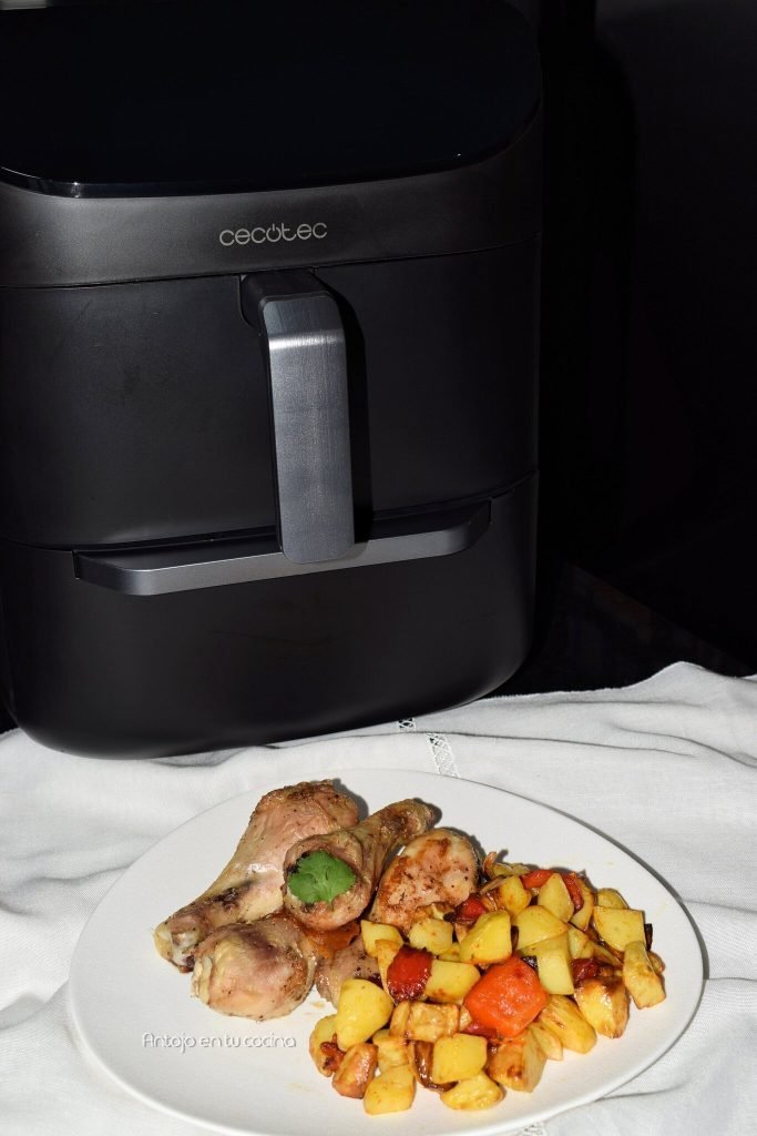 Pollo con patatas en freidora de aire. Receta fácil y saludable