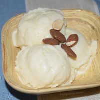 Helado de almendra cruda muy cremoso, receta fácil con 4 ingredientes