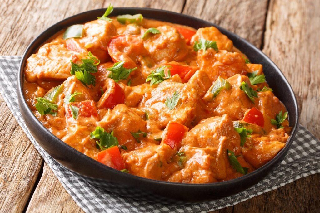 Pollo con salsa de cacahuetes, receta Africana 