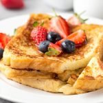 Tostadas francesas con 3 ingredientes. Desayuno, postre o merienda fácil y deliciosa