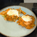 Nidos de calabacín y zanahoria con huevo en Freidora de Aire