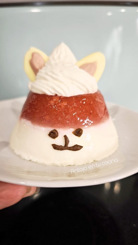 Cómo hacer GELATINA DE COCO Y FRESAS frescas de forma fácil y rápida ¡SUPER CREMOSA!