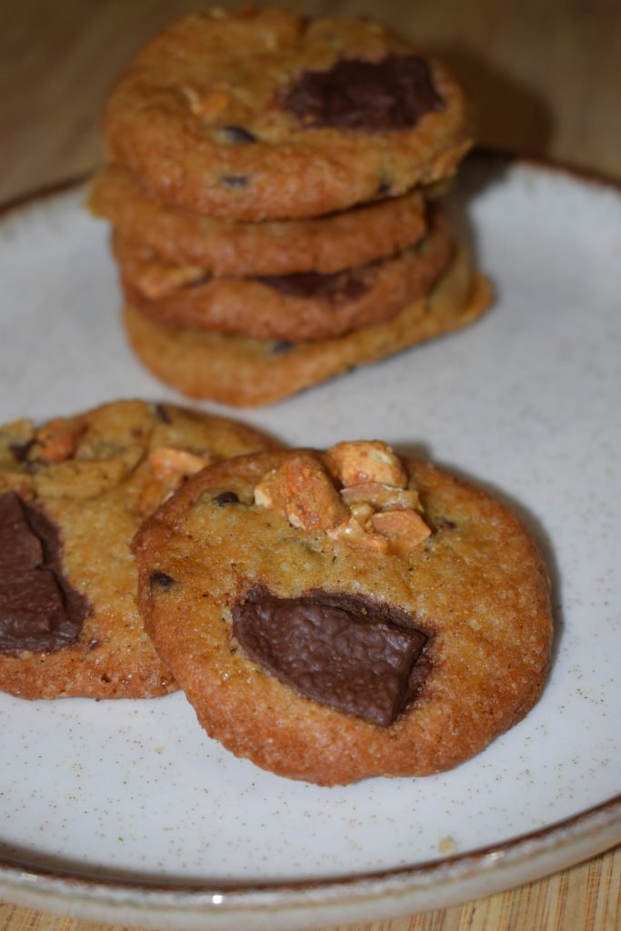 Cookies con pepitas de chocolate y cacahuetes caramelizados - MiniGalletón