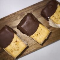 Sándwiches de helado caseros SIN HELADERA: con galletas, yogur, mermelada y crema de cacahuete