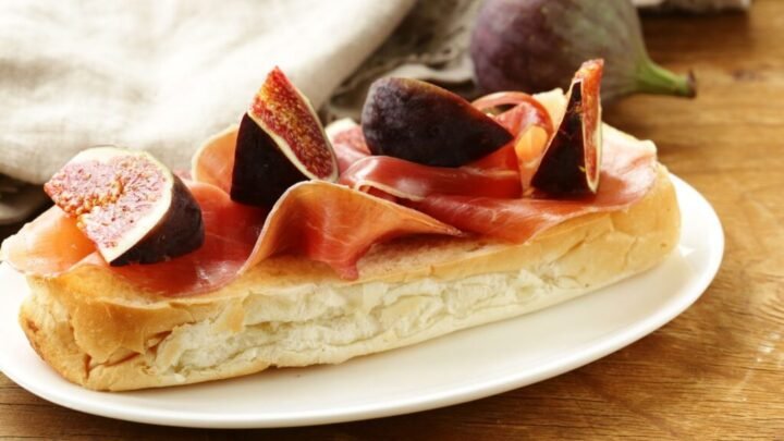 Tosta de Jamón Ibérico, Higo y AOVE con Reducción de Pedro Ximénez