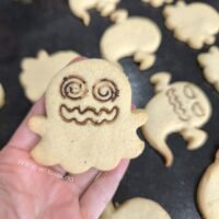 Galletas de mantequilla decoradas para Halloween (rellenas de crema de queso y chocolate)