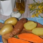 Patatas y boniato al microondas (receta fácil, rápida y sin horno)